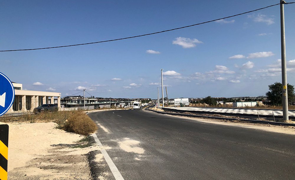 Büyükşehir Yol Çalışmalarını Sürdürüyor