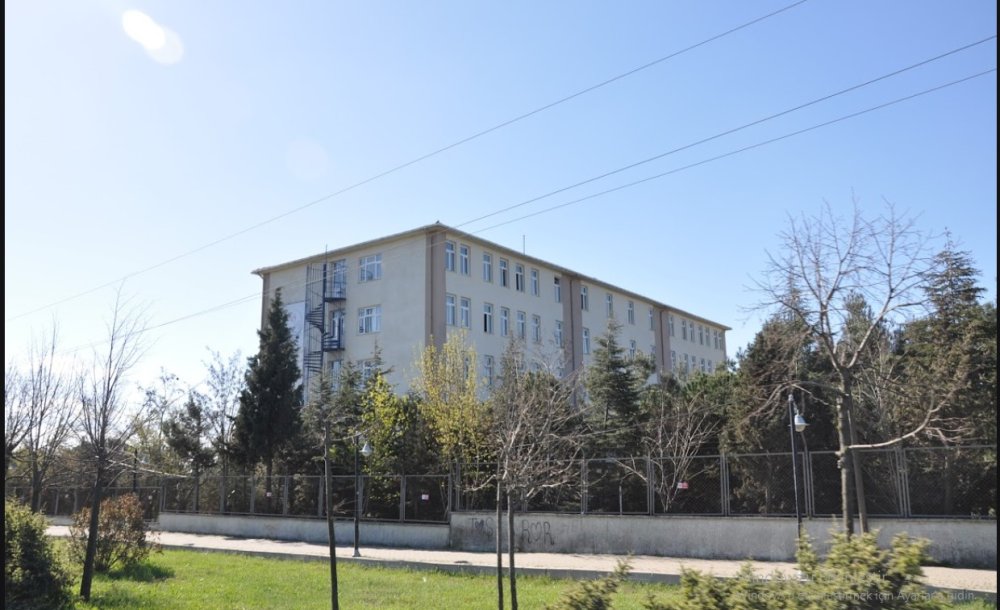 İki Yıldır Yıkılmayı Bekliyor!